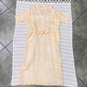 Longevity Hangzhou China. Women Light gold robe. 100% Silk. Size : M